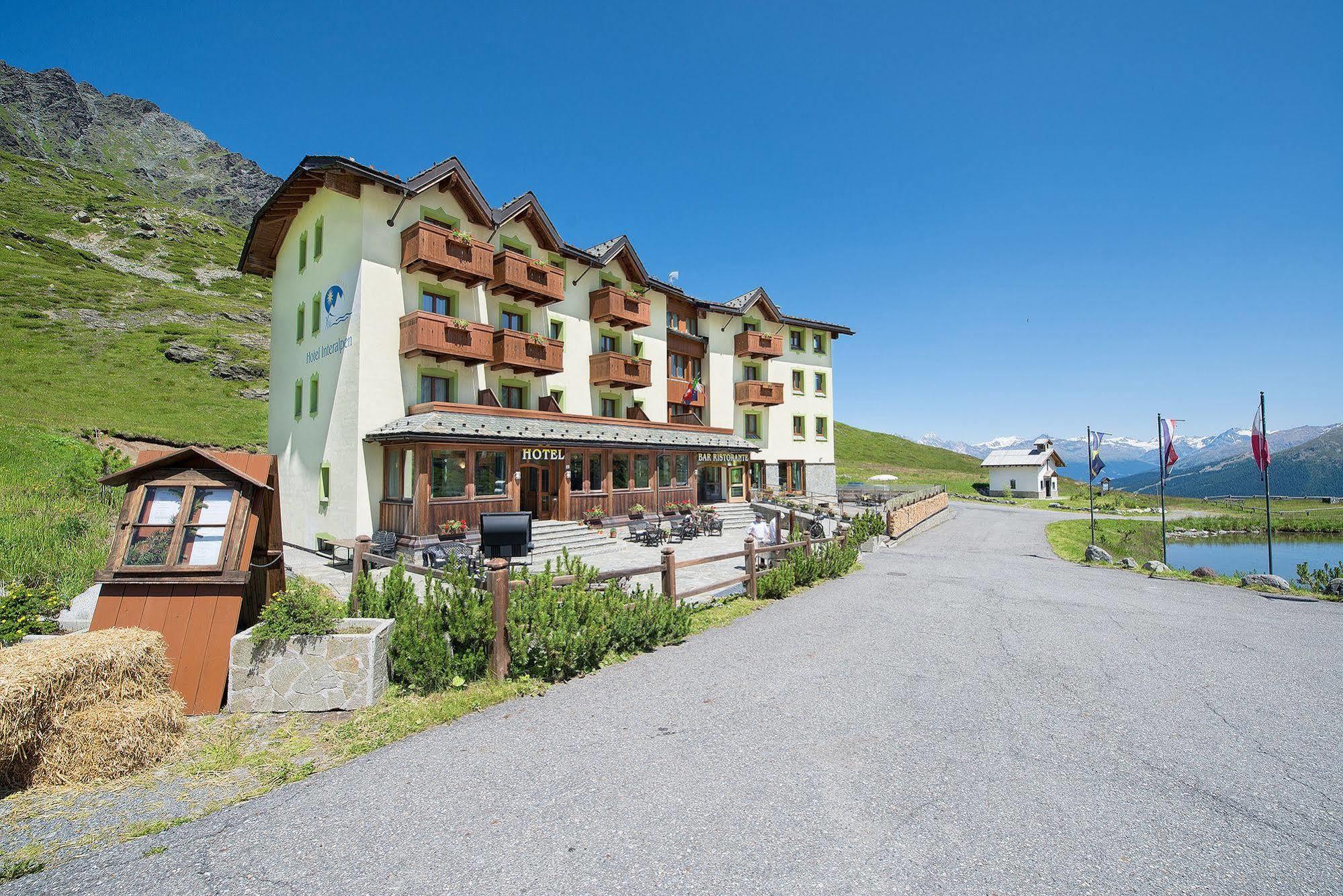 Hotel Interalpen Isolaccia Exterior photo